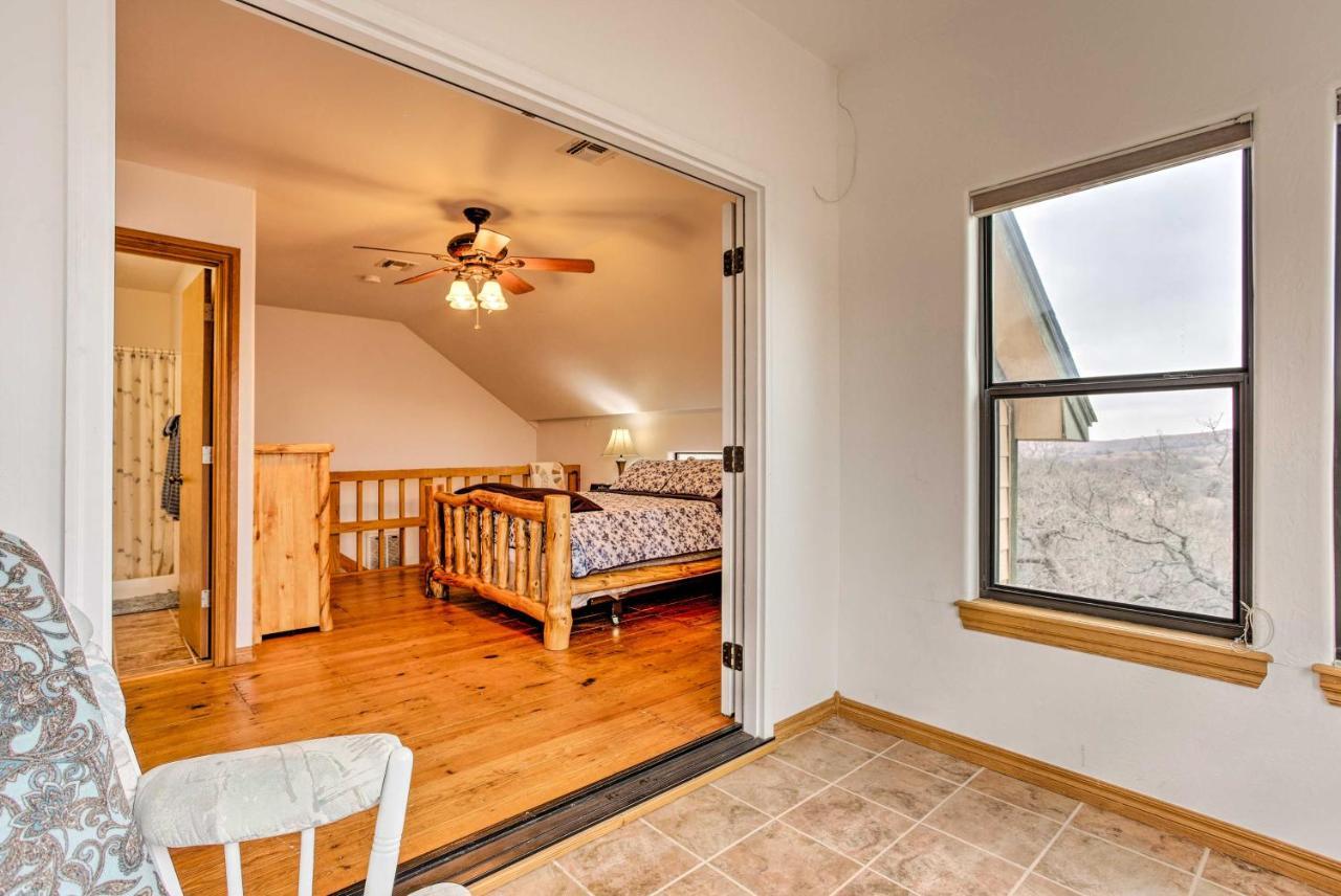 Medicine Park Cabin Rental With Mountain View 外观 照片